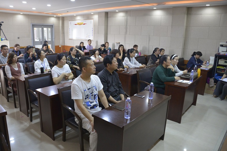 缩小.2018-5-8下午牡丹区国学经典成人读书会成立一周年总结表彰交流会 (23).jpg