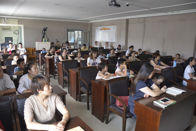 缩小.2018-7-14下午第六期国学经典亲子诵读初级班_《大学》第1讲 (2).jpg