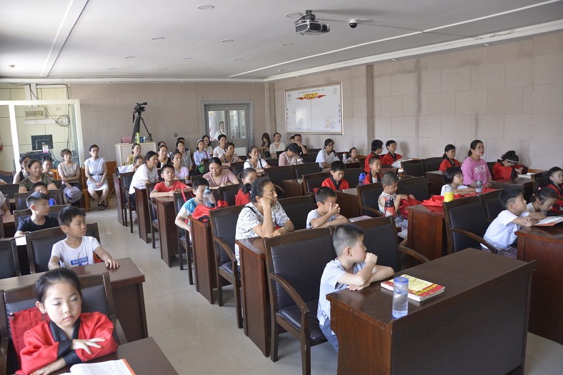 缩小.2018-7-15下午第五期国学亲子诵读班中级班_《中庸》_结业测评验收 (4).jpg