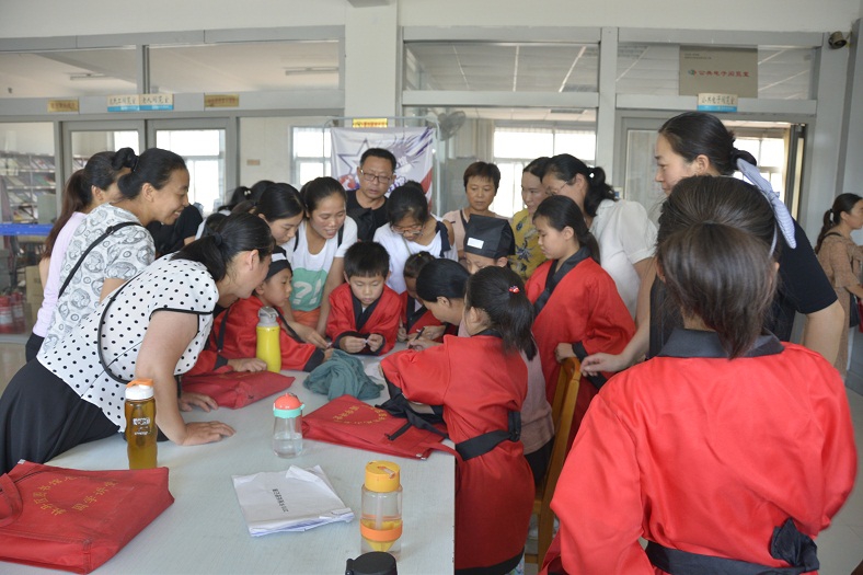 缩小.2018-7-15下午第五期国学亲子诵读班中级班_《中庸》_结业测评验收 (7).jpg