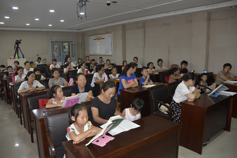 缩小.2018-8-4下午第六期国学经典亲子诵读初级_《大学》第4讲 (8).jpg