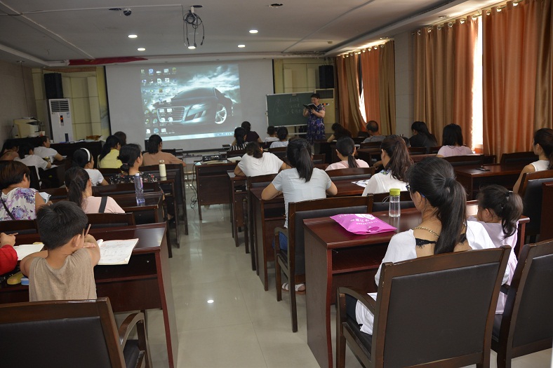 缩小.2018-8-5下午第六期国学经典亲子诵读中级班家长课堂_第2讲 (1).jpg