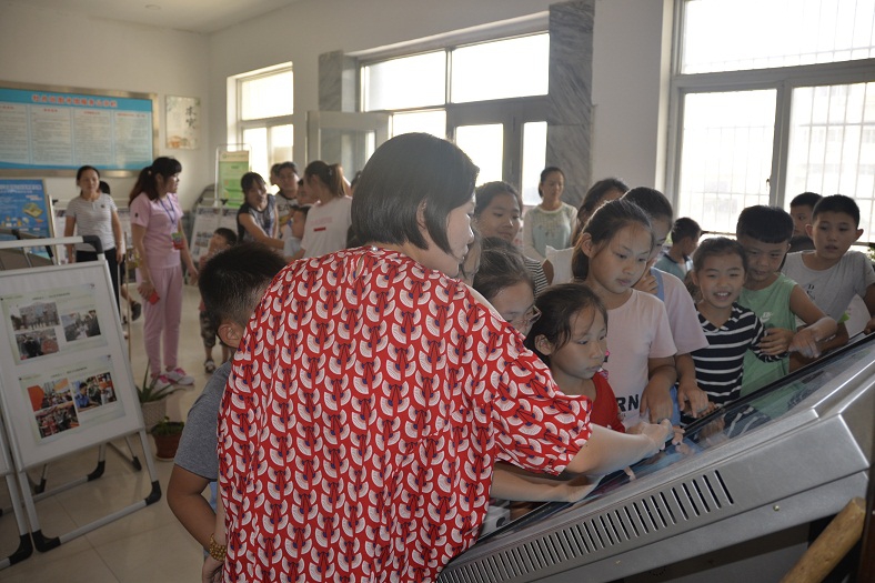 缩小.2018-9-1下午第六期国学经典亲子诵读初级班学员图书馆主题游活动 (4).jpg