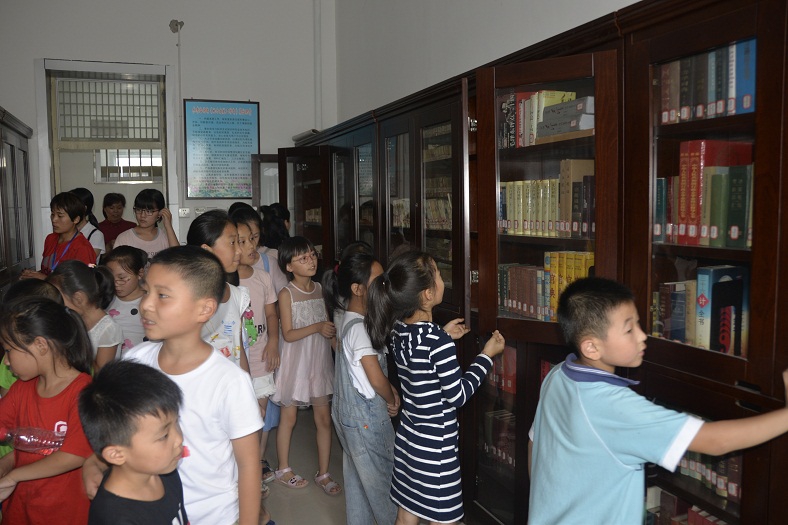 缩小.2018-9-1下午第六期国学经典亲子诵读初级班学员图书馆主题游活动 (47).jpg