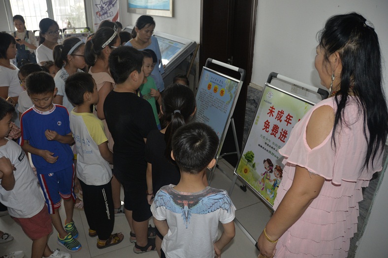 缩小.2018-9-2下午第六期国学经典亲子诵读中级班学员图书馆主题游活动 (6).jpg