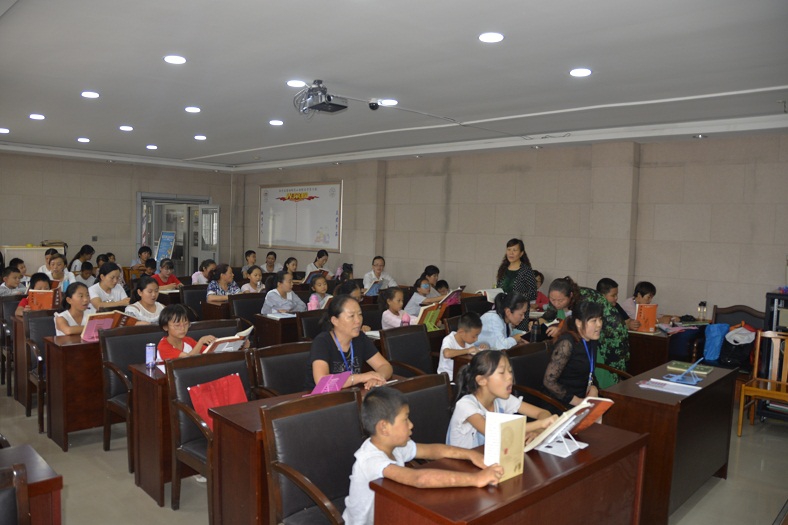 缩小.2018-9-15下午第六期国学经典亲子诵读初级班_《大学》第10讲 (8).jpg