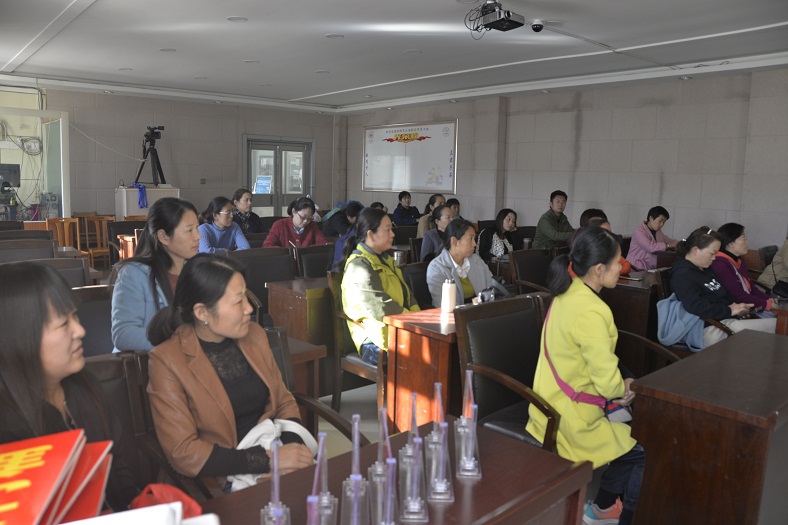 缩小.2018-10-26下午第一届国学经典诵读比赛赛前准备会 (4).jpg