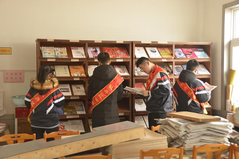 缩小.2019-2-9菏泽一中学生到牡丹区图书馆开展社会实践活动 (20).JPG