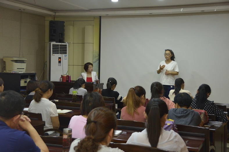 缩小.2019-5-26上午家庭教育公益讲座第五十五期：“非暴力沟通” (16).jpg